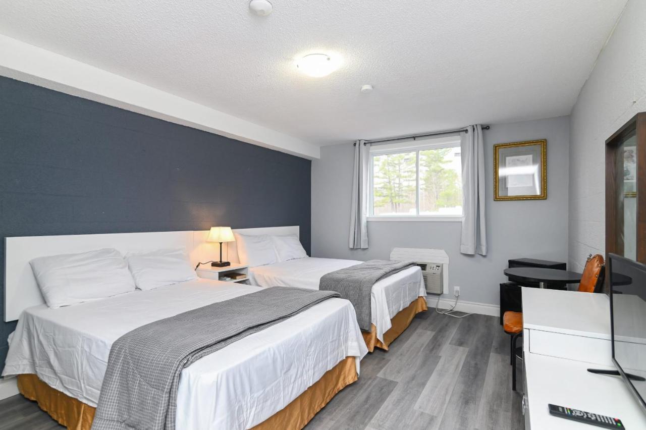 Lakeside Inn Cloyne Экстерьер фото
