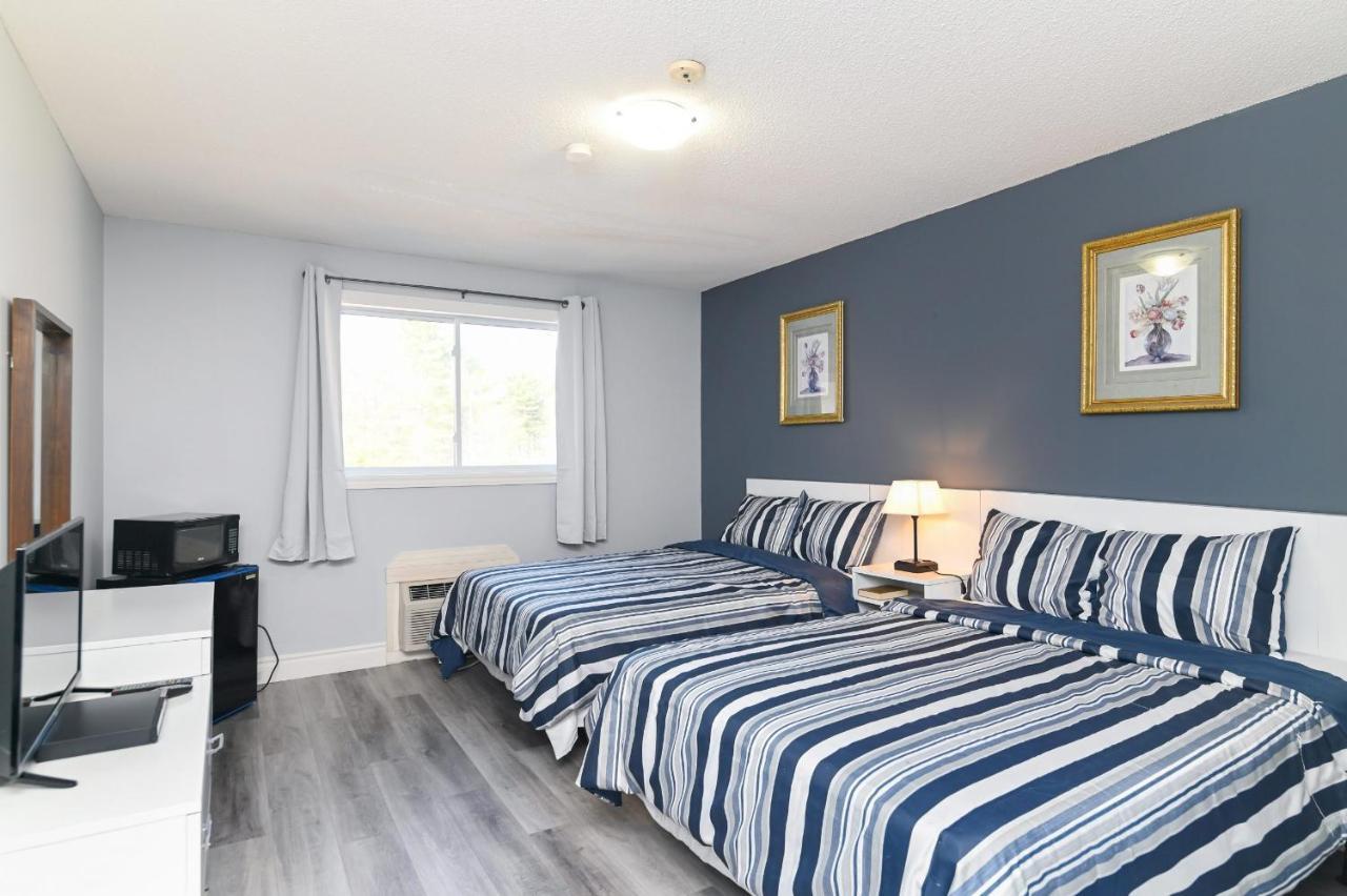 Lakeside Inn Cloyne Экстерьер фото